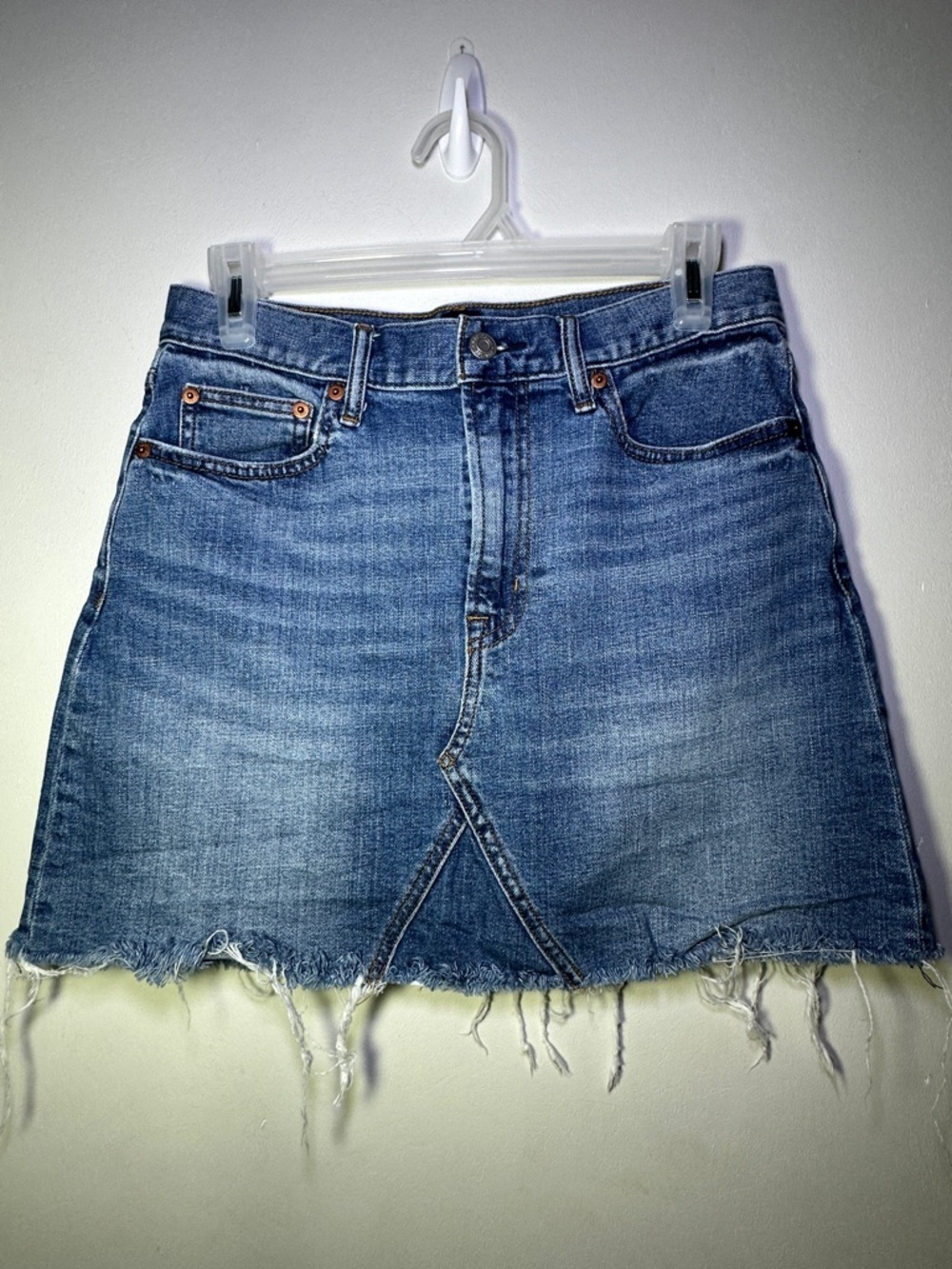 GAP Blue Denim Mini Skirt with Distressed Hem Size 6/28 Boho Western